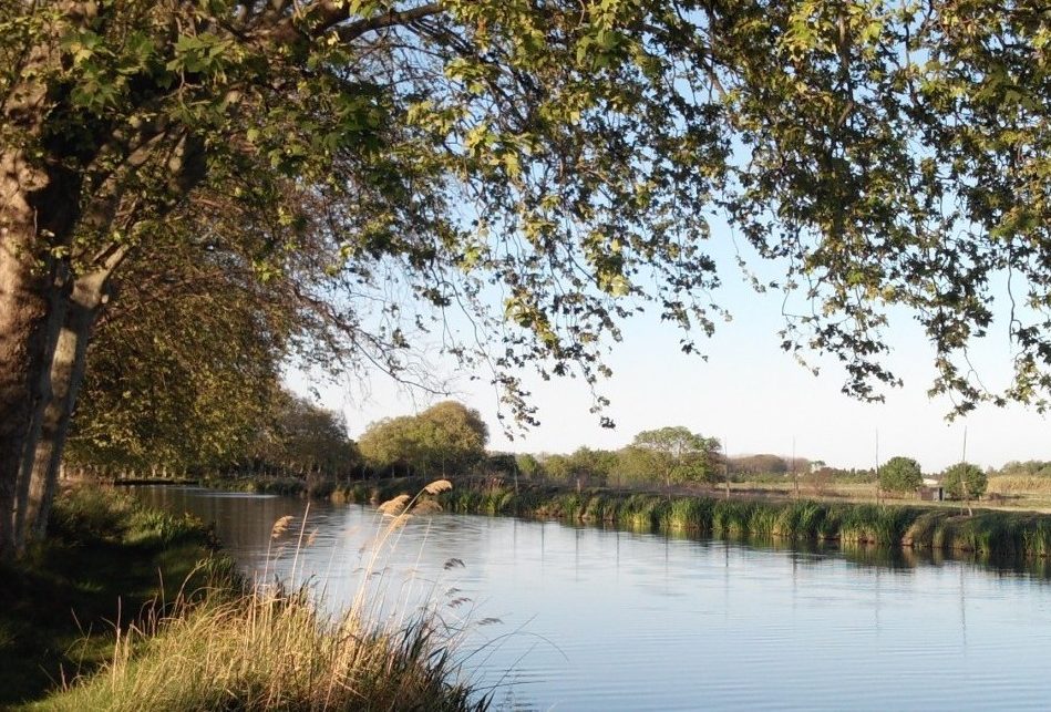 Chateau en bord de Canal du Midi