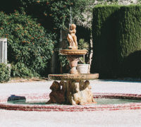 La fontaine de la cour du Château de Paraza